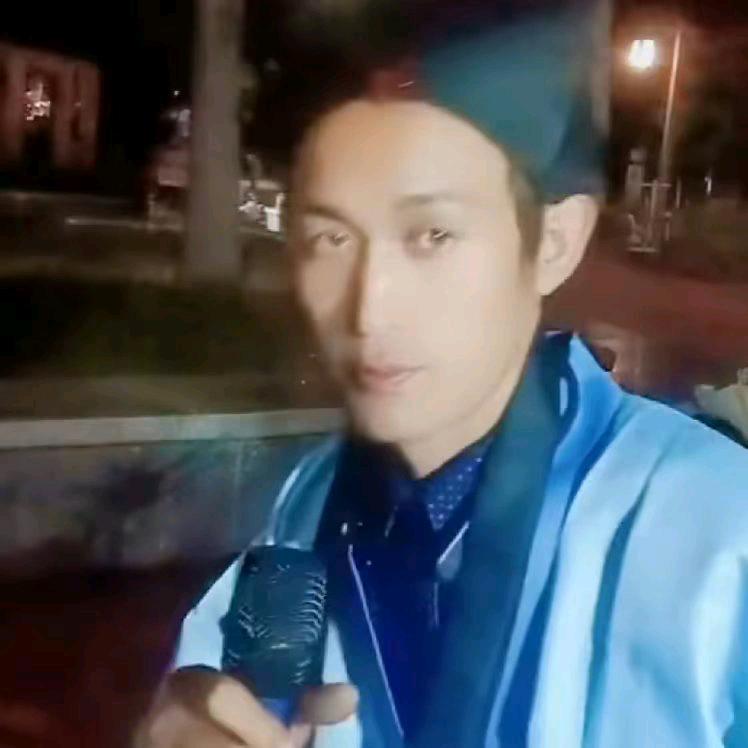 梅子帅小弟