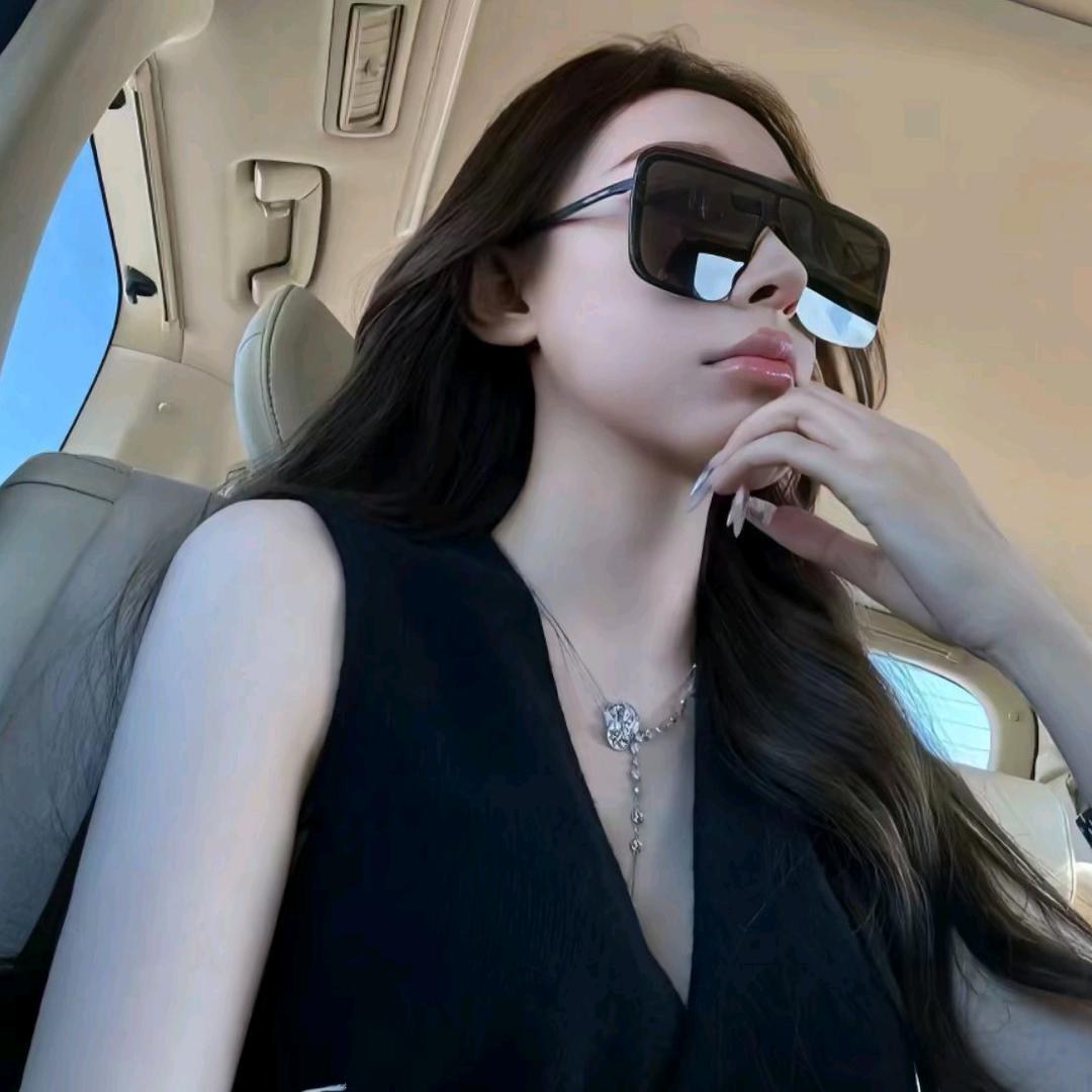 小个婷、