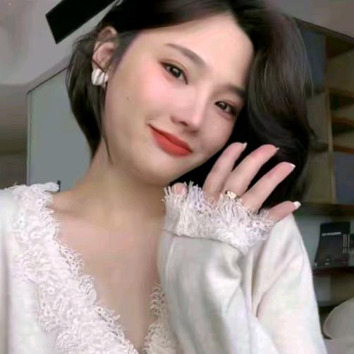 肉肉的金老板—时尚穿搭✨