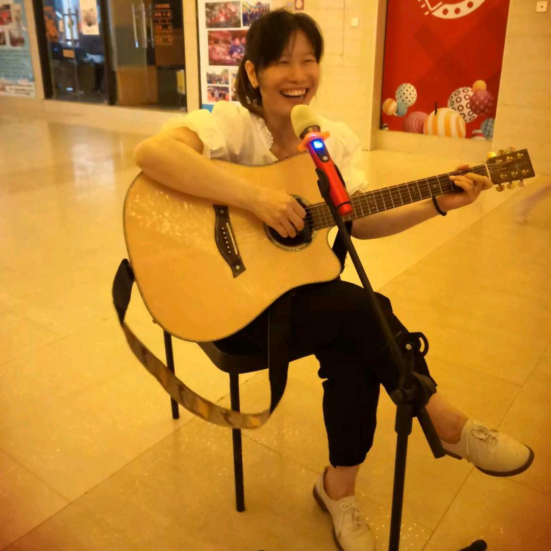 梅一朵🎸