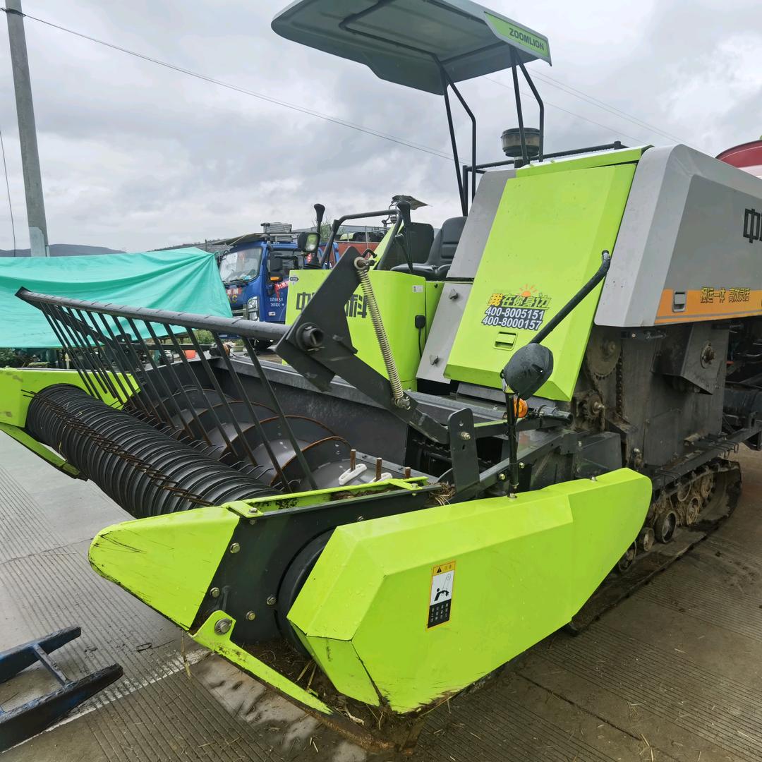 王政他爸（履带打捆机跨区打捆）