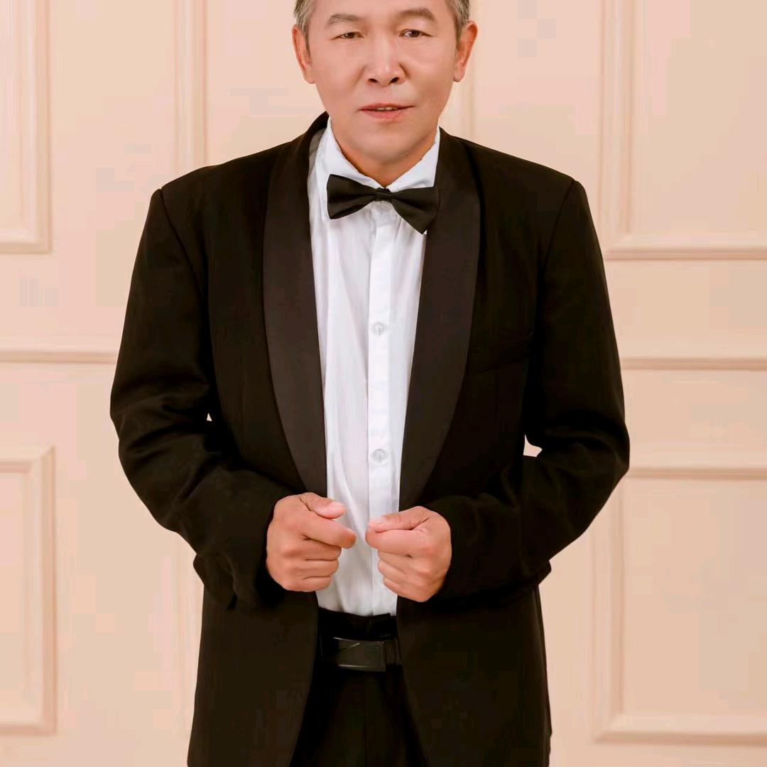 盛年柏