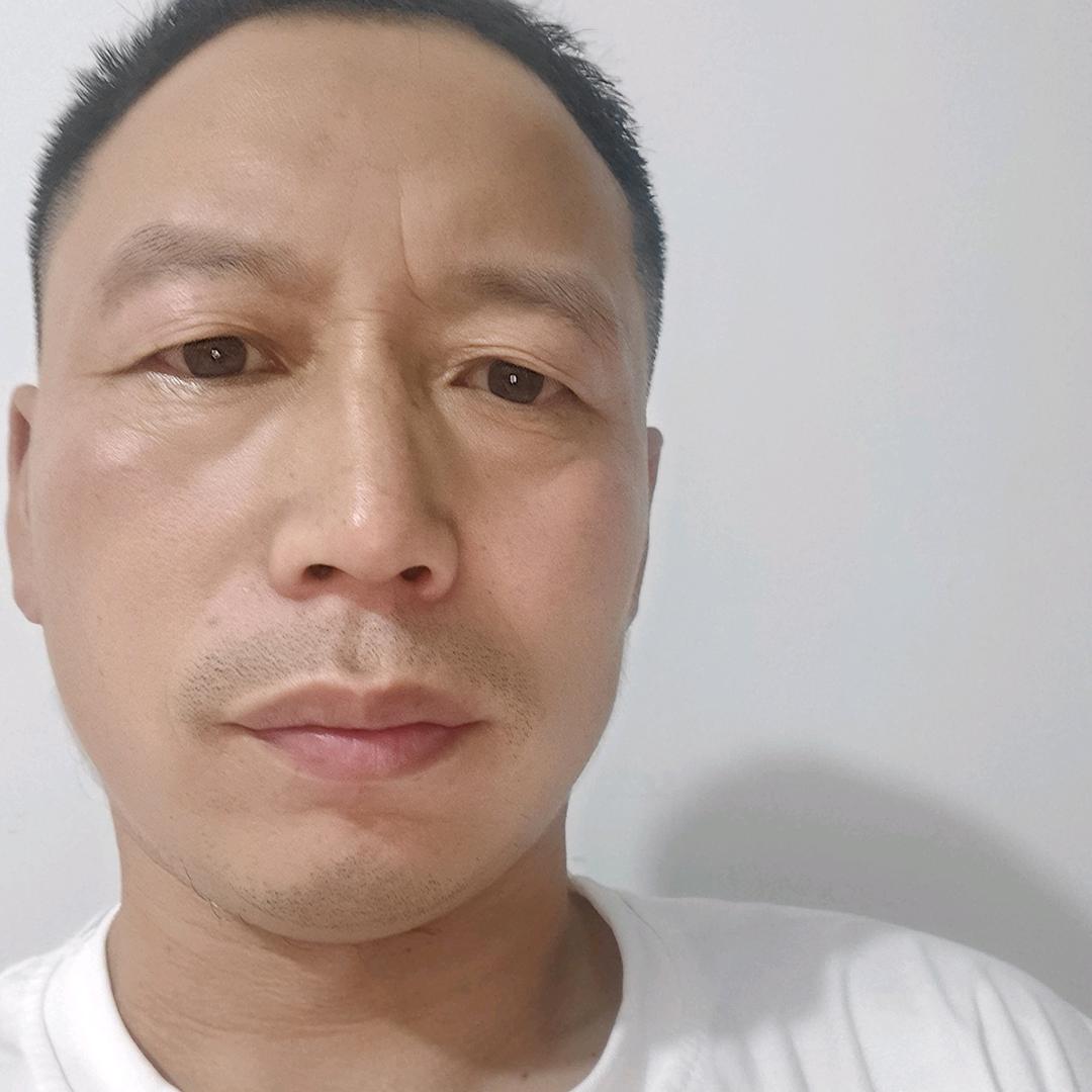 烈日下工作名烈日大树，曾名李东鑫，李成龙