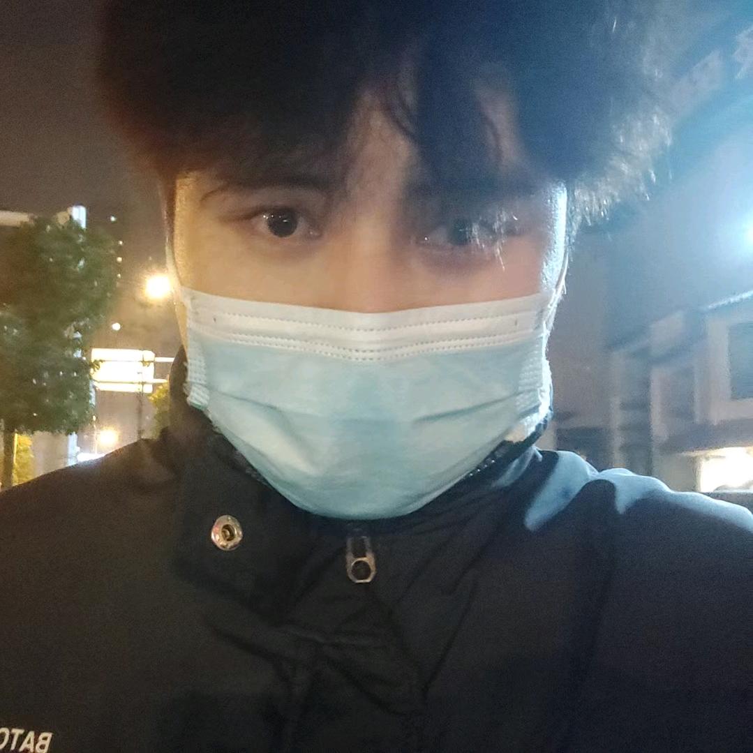 不会📸的小毅