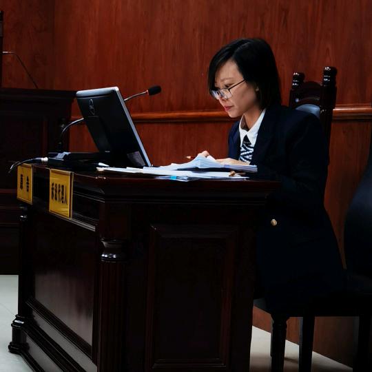 广东工伤罗律师
