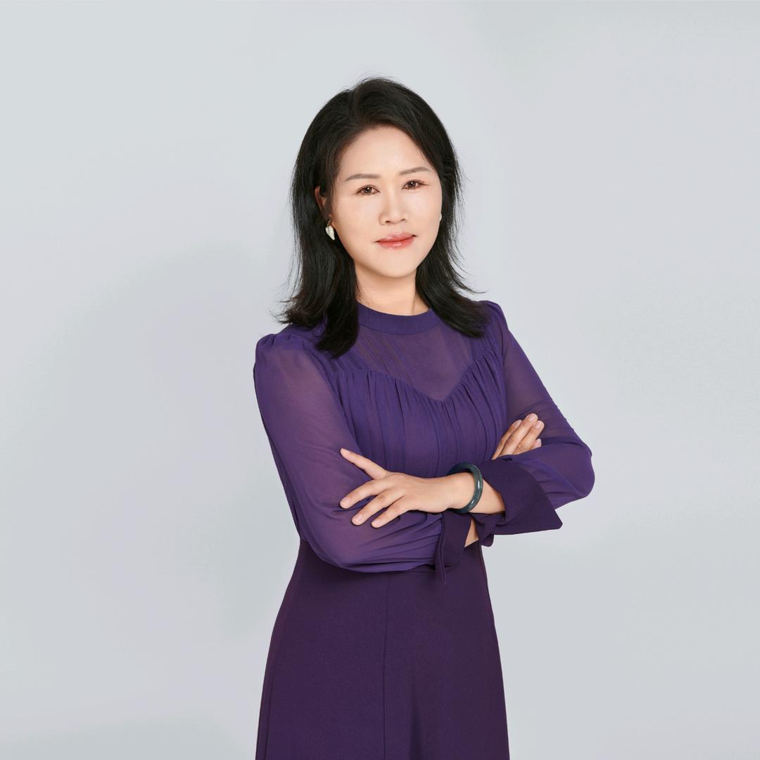 丽江市玉龙县小精灵礼仪幼儿园何园长