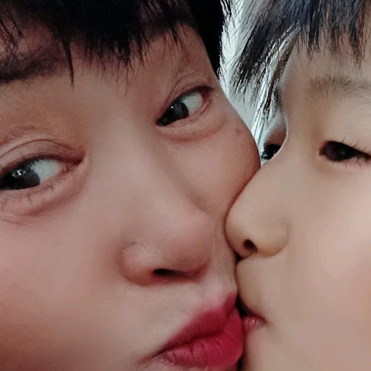 快乐的小娘们