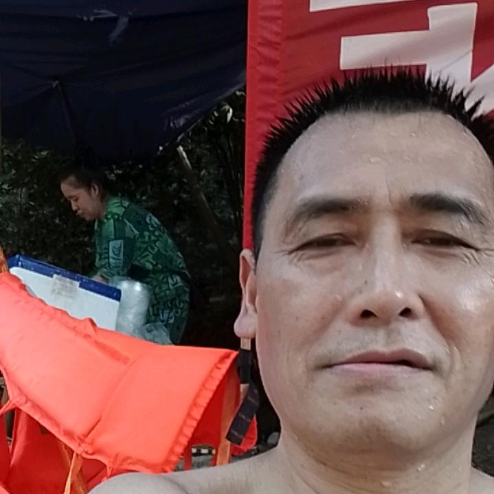 陈伟