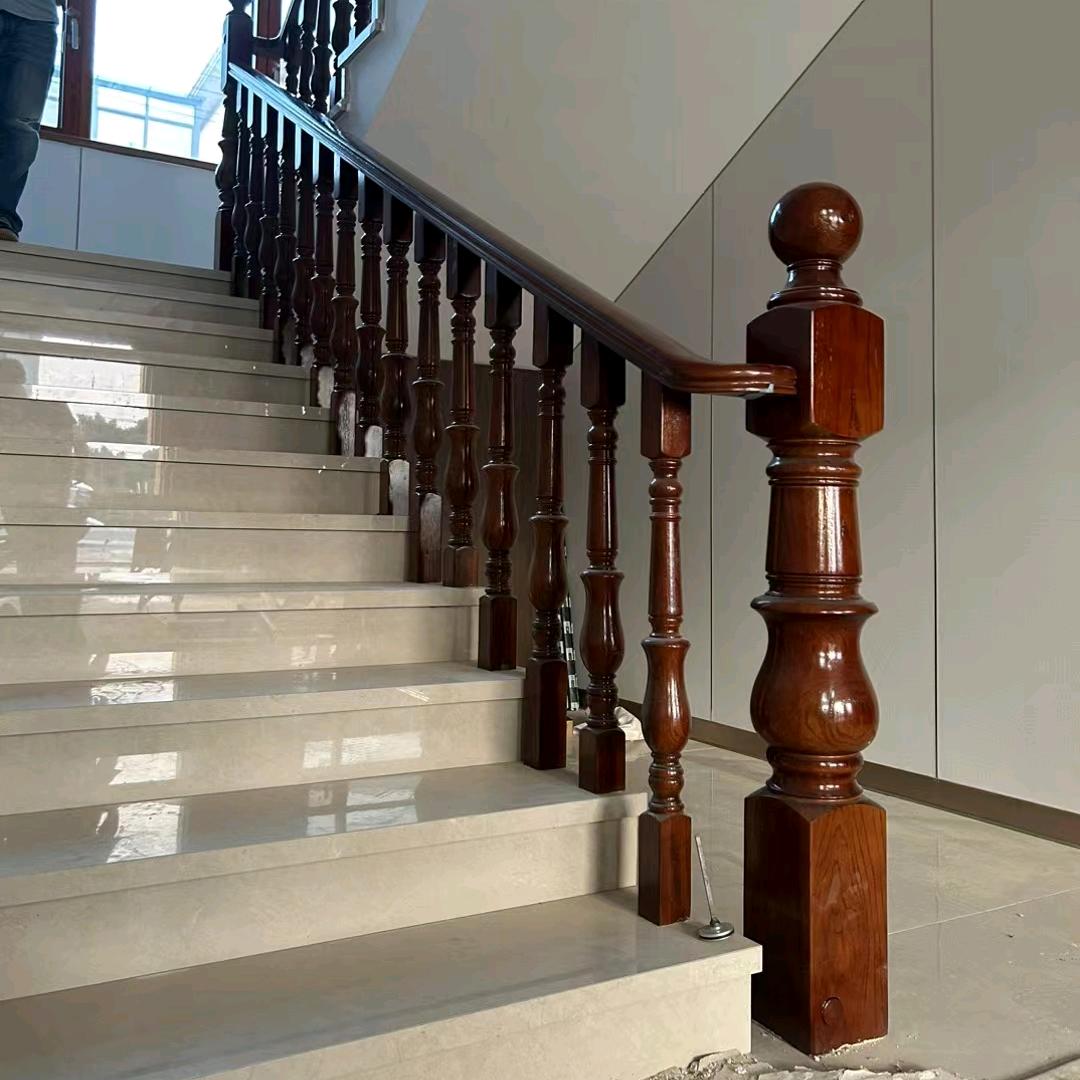 @沐萱楼梯扶手