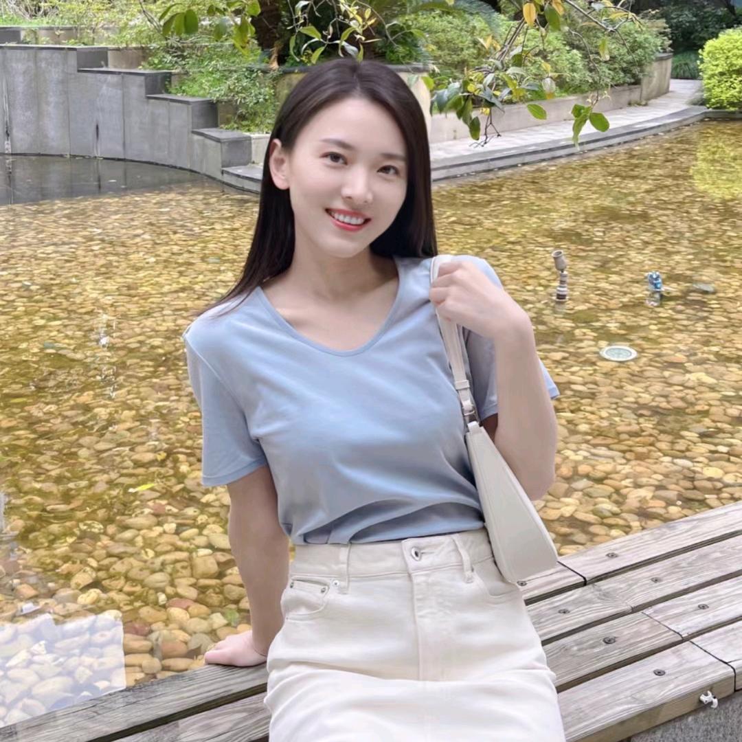 Lin丽