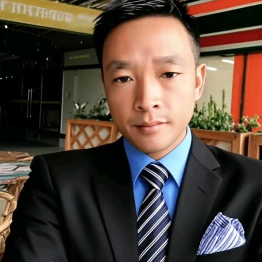 专业开挖隧道。高铁。高速路