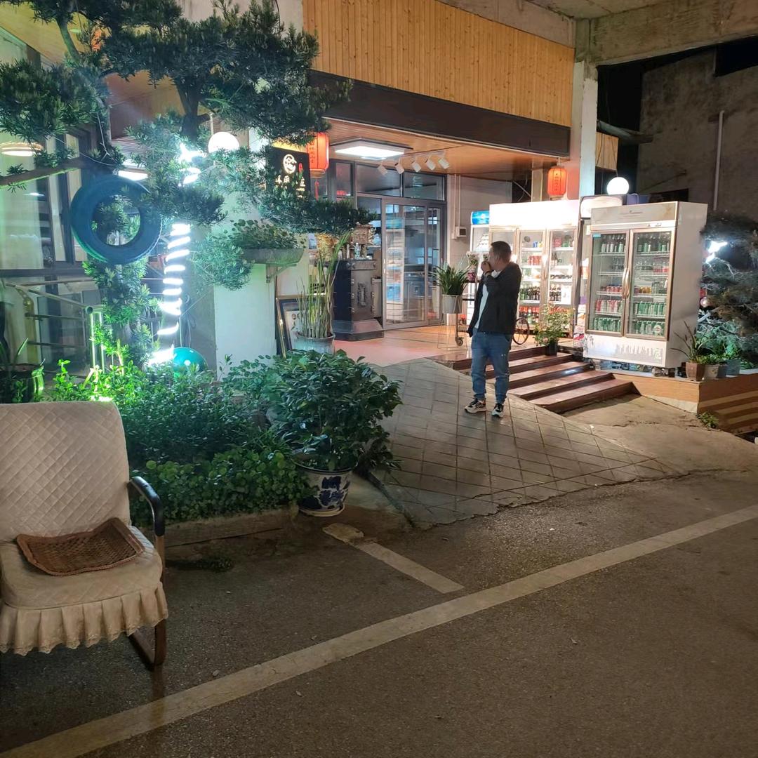 卖🎆的小哥哥