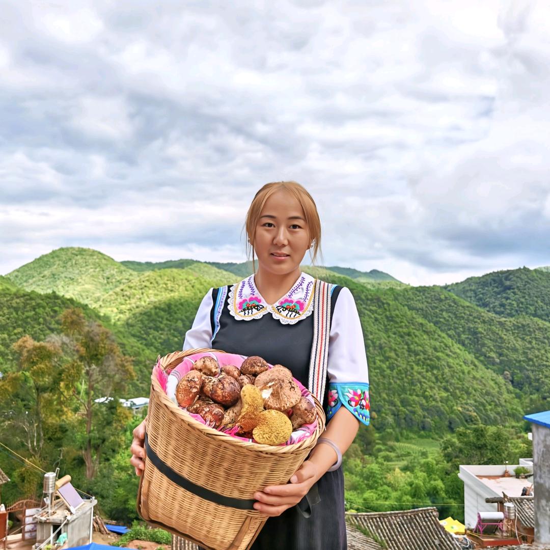 菇勇者🍄🦋小紫