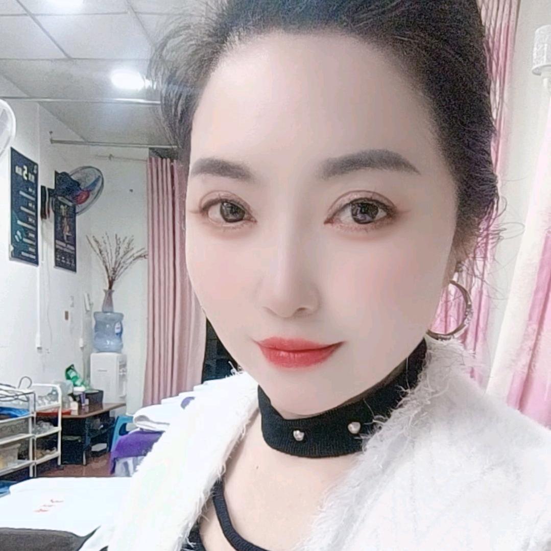 依依姐，