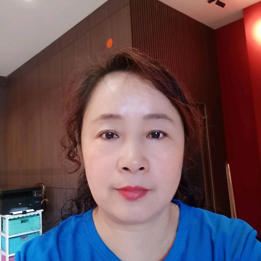 青冈青影美大集成灶卜庆霞
