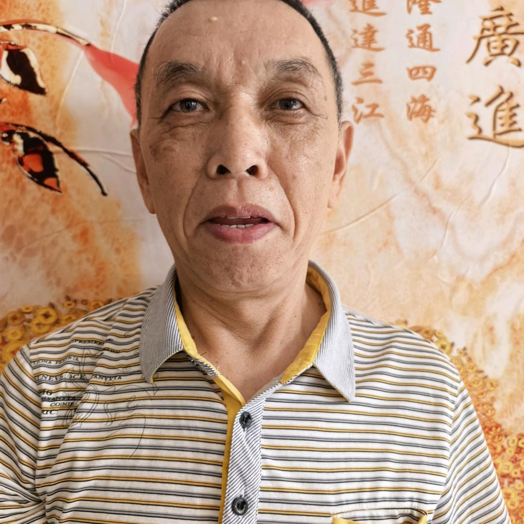 何大爷爱唱歌（上午9点直播间开播）