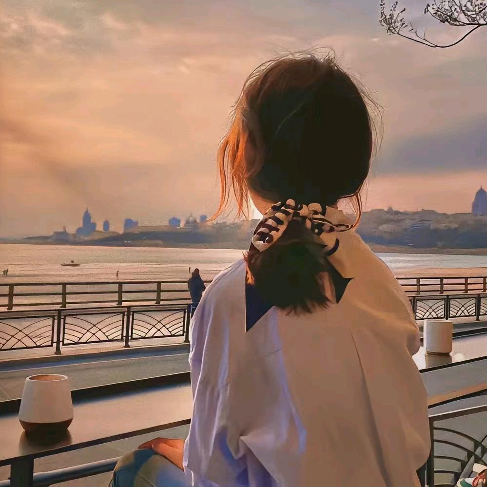 招财猫的小铃铛