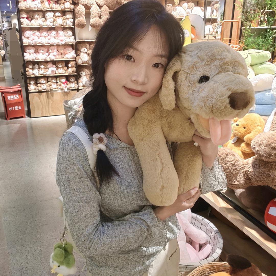害羞的小美