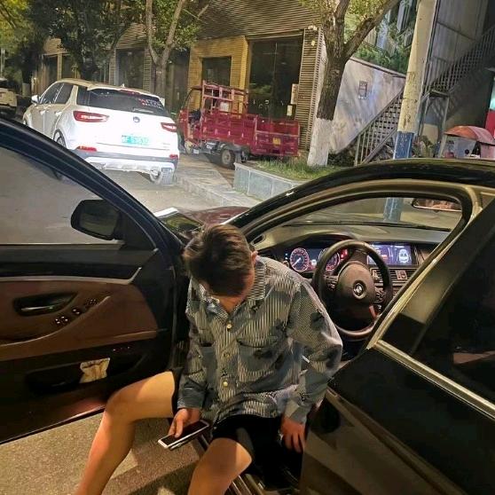 @.咕噜咕噜..🫥