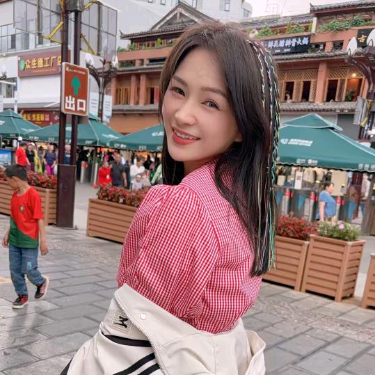 额头上的豆豆(时尚穿搭)