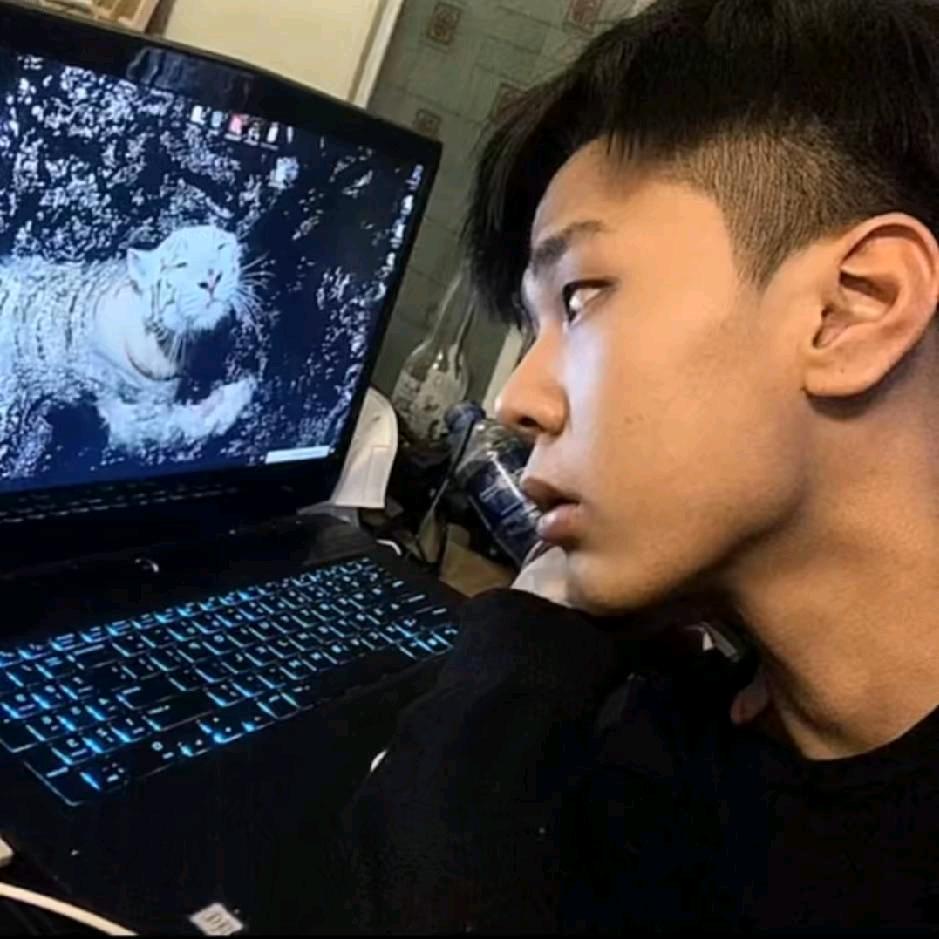 追着阿飘喊救命