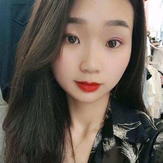 威宁万鸿城服装批发零售