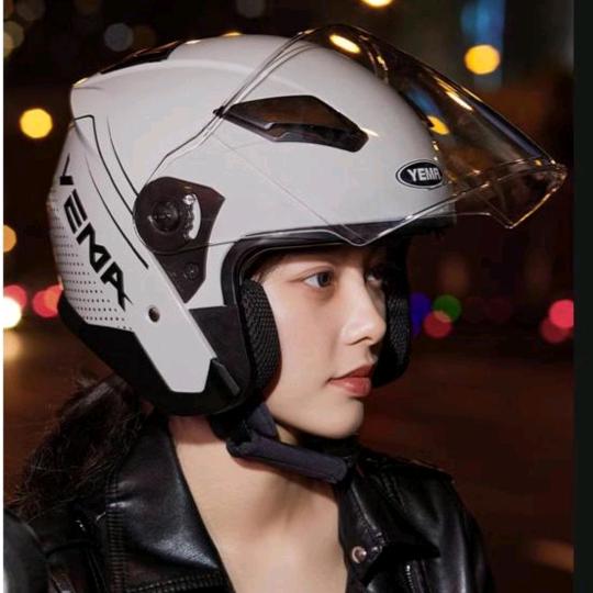 青青永恒野马头盔