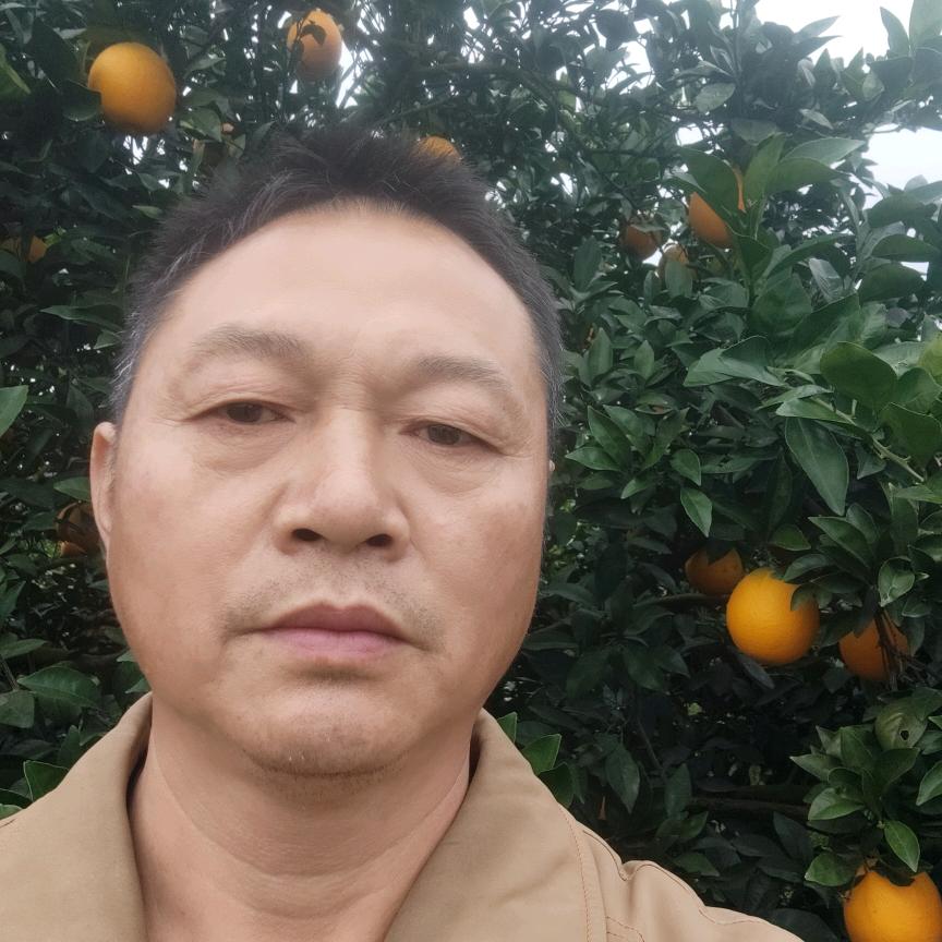 邹卫平清洗家电