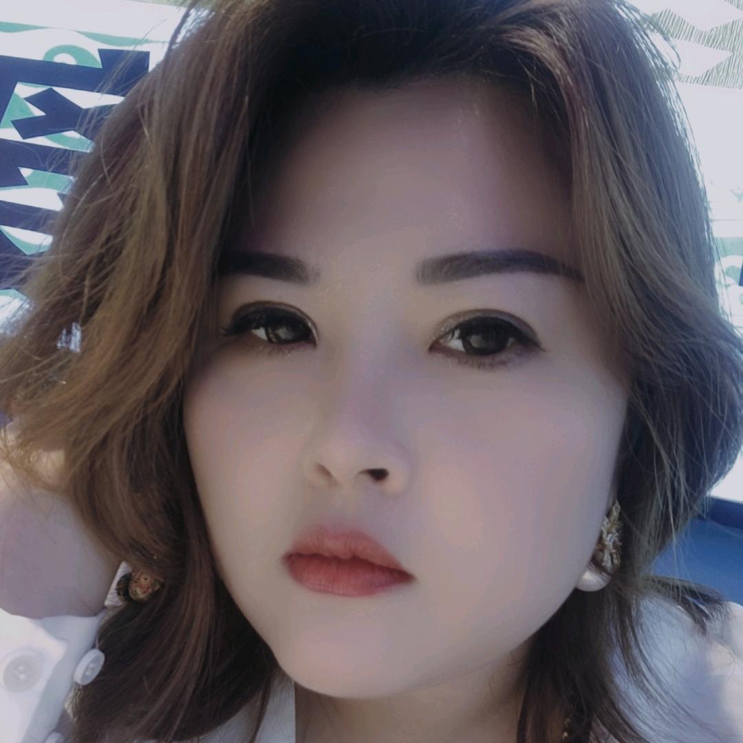 楠楠(打造素颜灯泡肌)