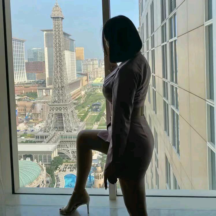 倩倩。修。二。弟