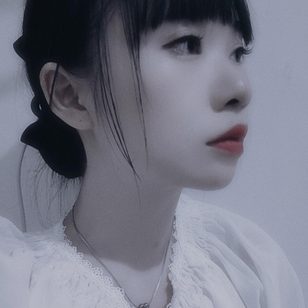 菲菲 吖
