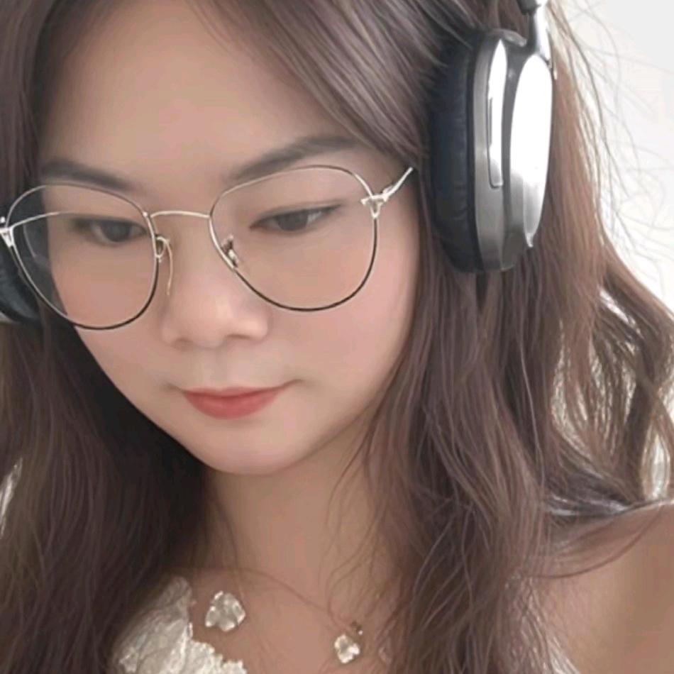 🌈༺꧁周周꧂༻