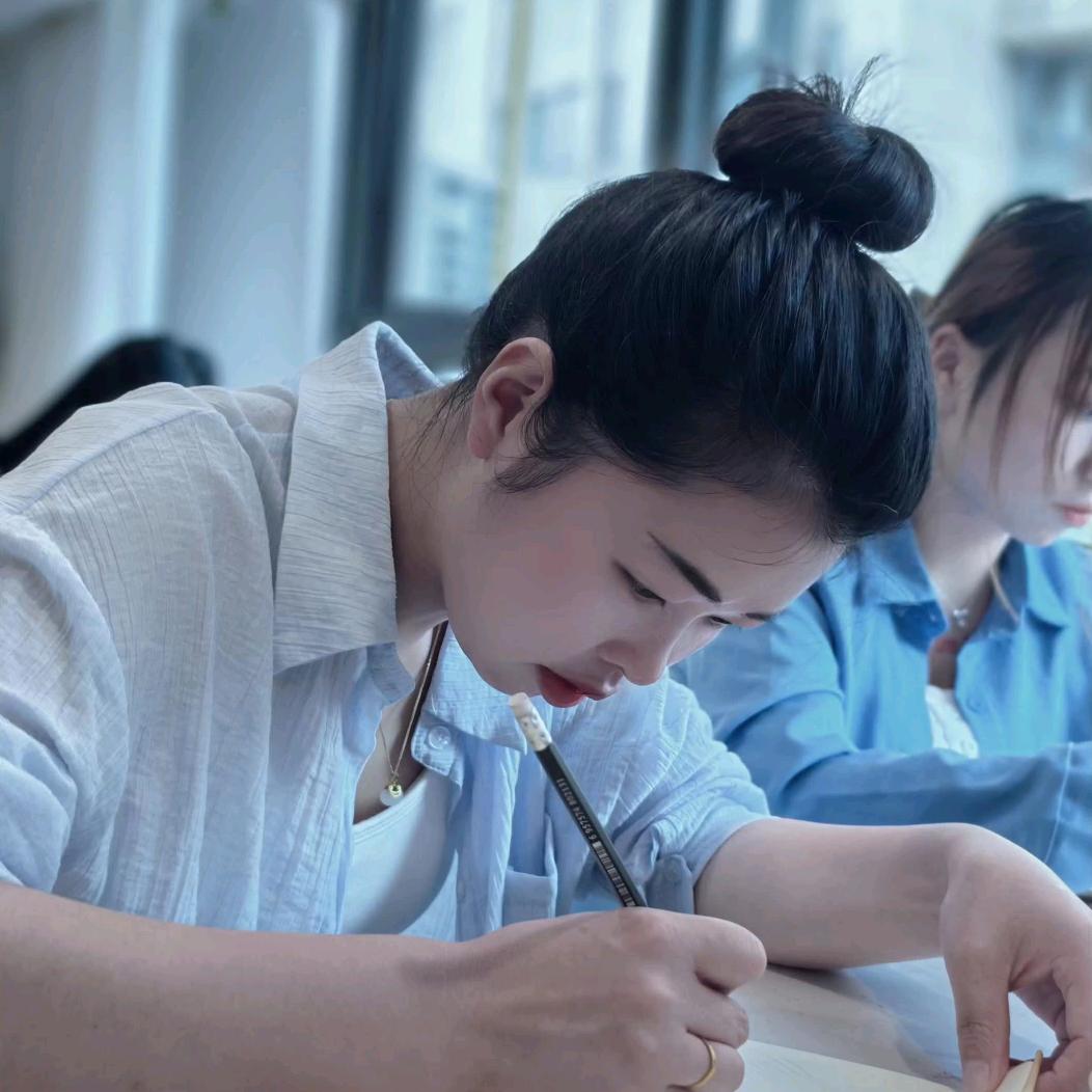 龙街唯艺婚纱   礼服   化妆