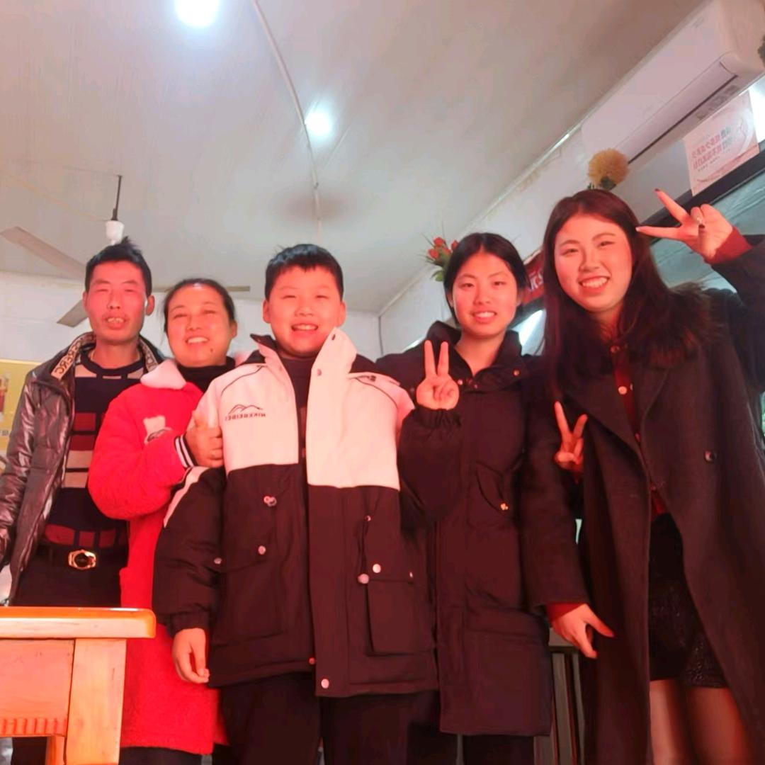 毛嘴重庆麻辣烫。