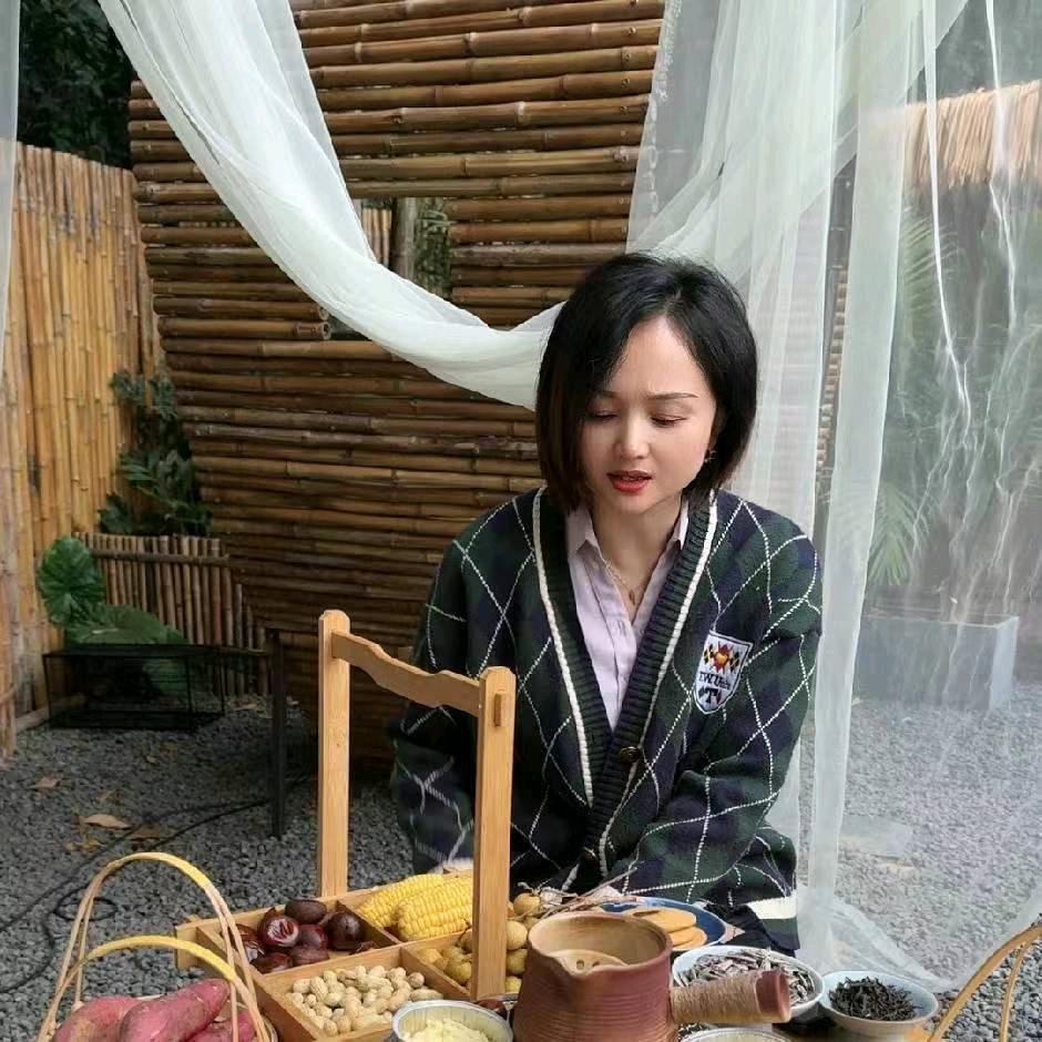 菜菜吃喝玩乐