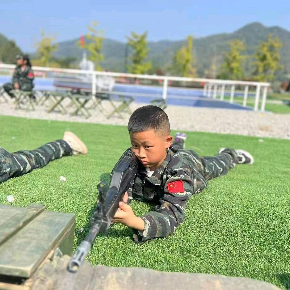 宏运专业各种钢结构，每个人先做人，在做事