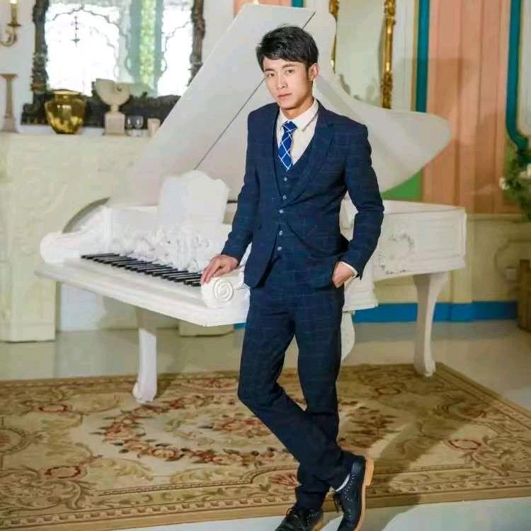 只饮烈酒，不谈过往