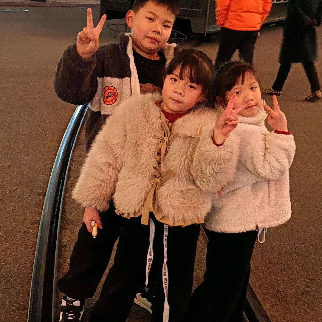 三个孙子孙女的奶奶