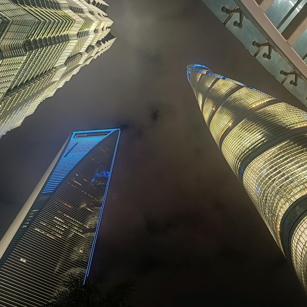 几分着迷