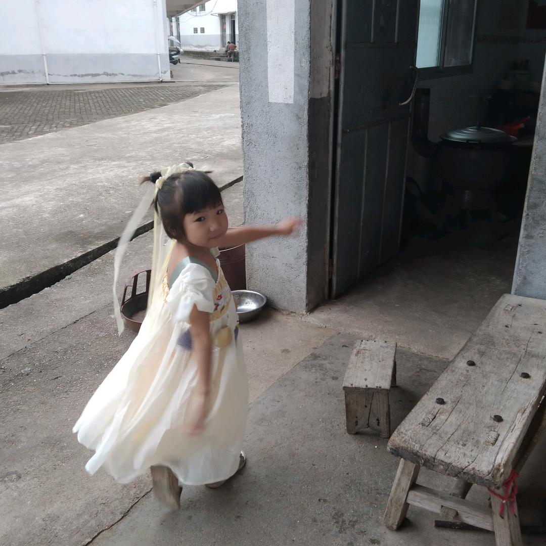 @小月亮         （首播）