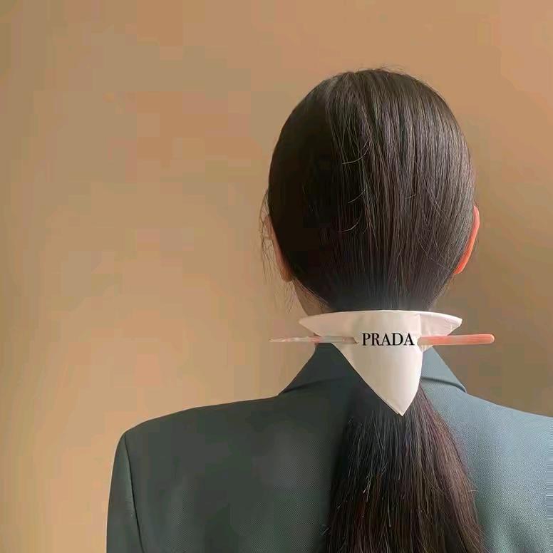 @何姐姐