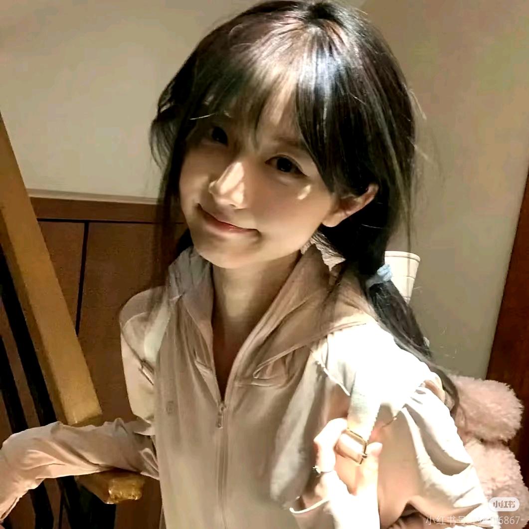 甜甜爱打游戏