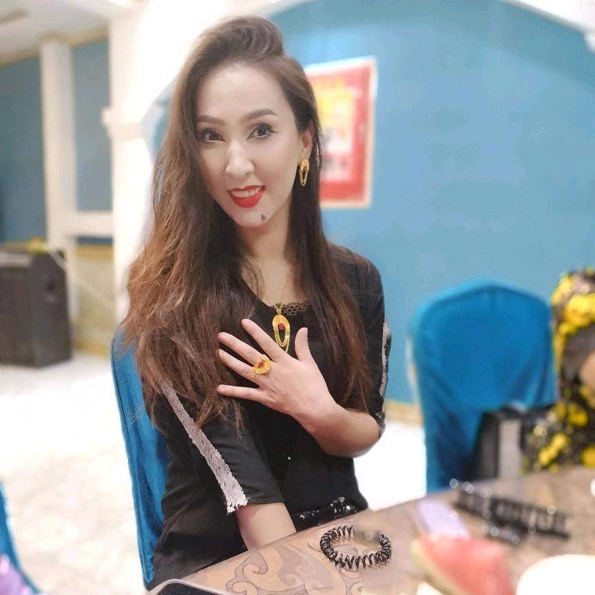 ai 美袪斑新疆总部·阿瓦老师