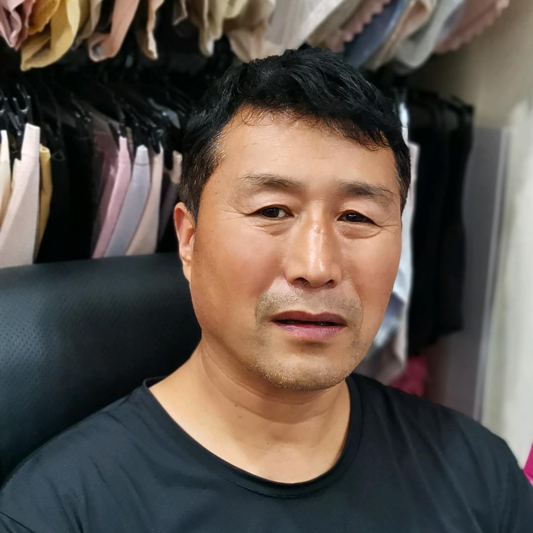 芮城东贸商业街金喜鹊内衣张哥