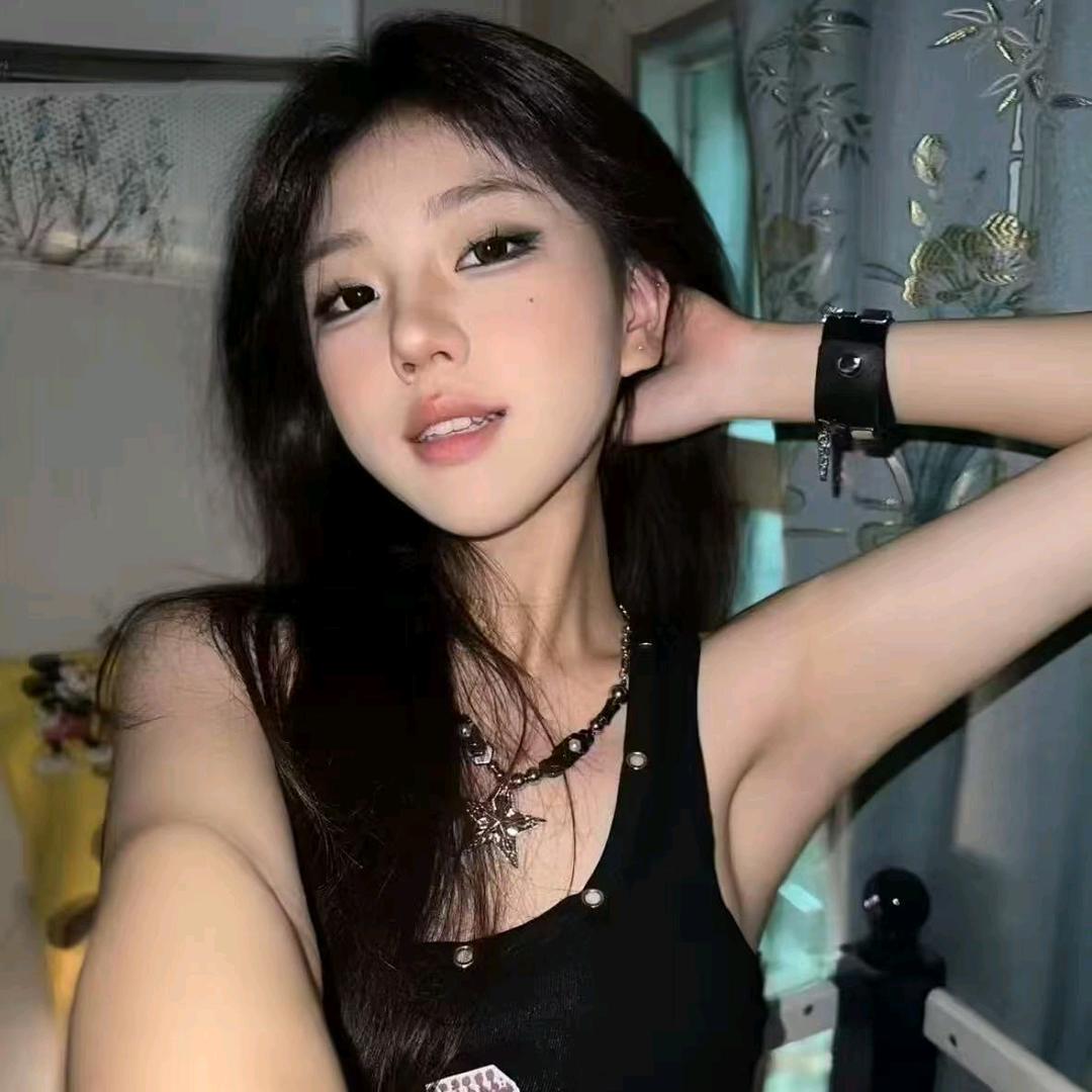 爱吃柚子的女孩