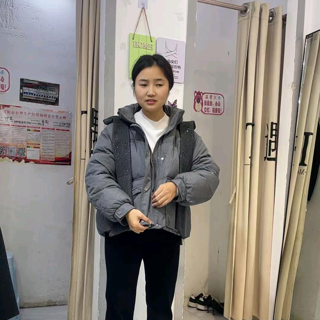 花瓣落琴台