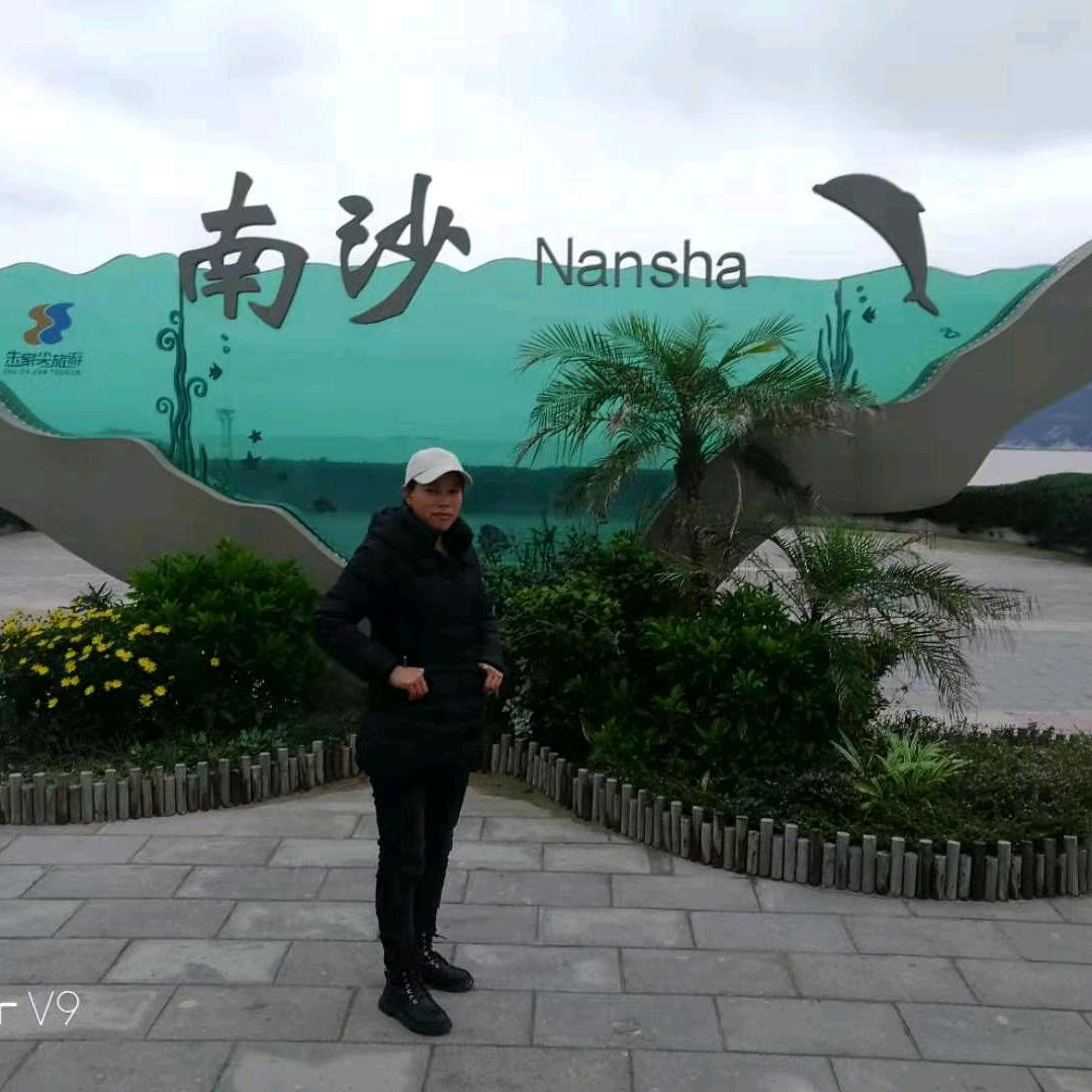 优洁家政专业擦玻璃