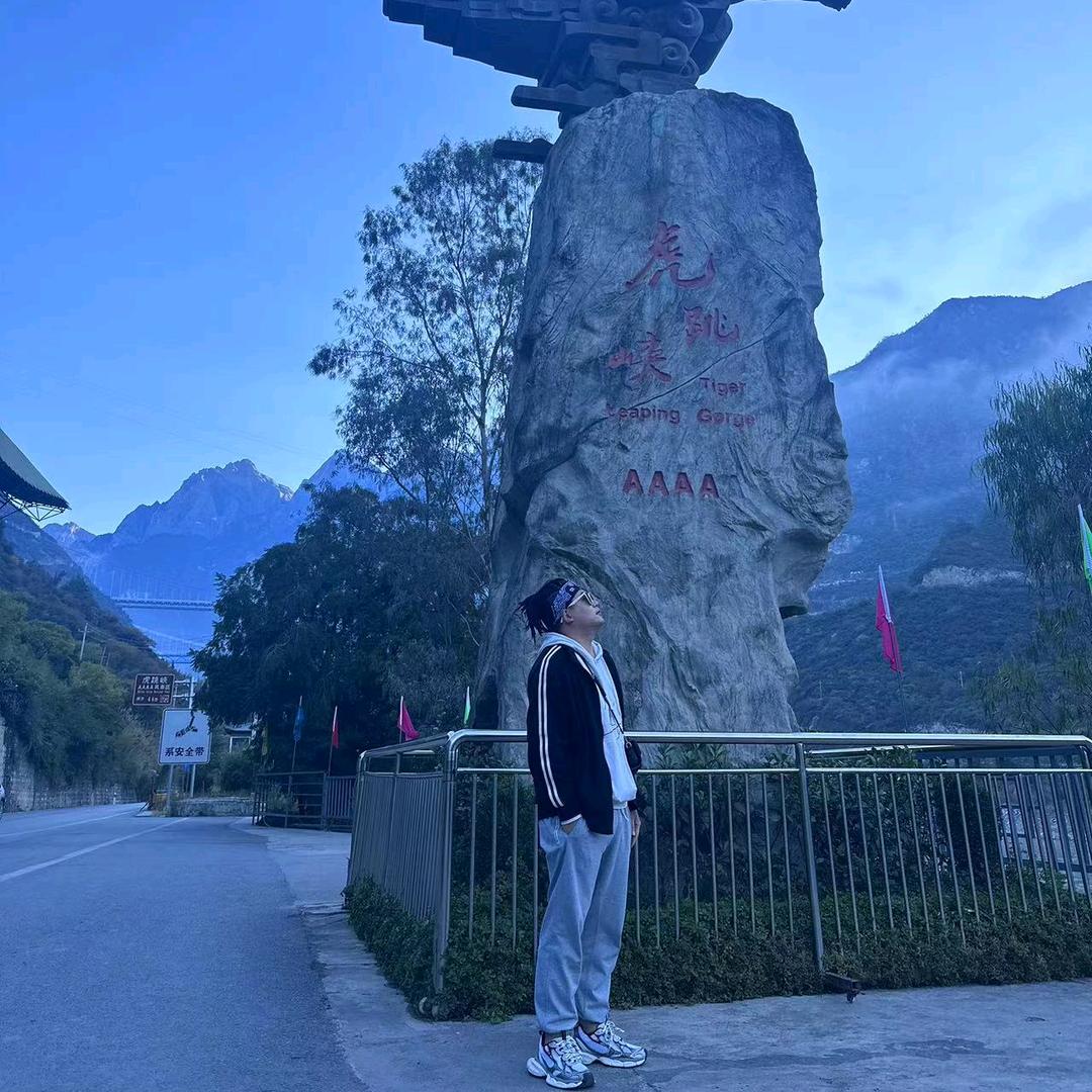 阿周.