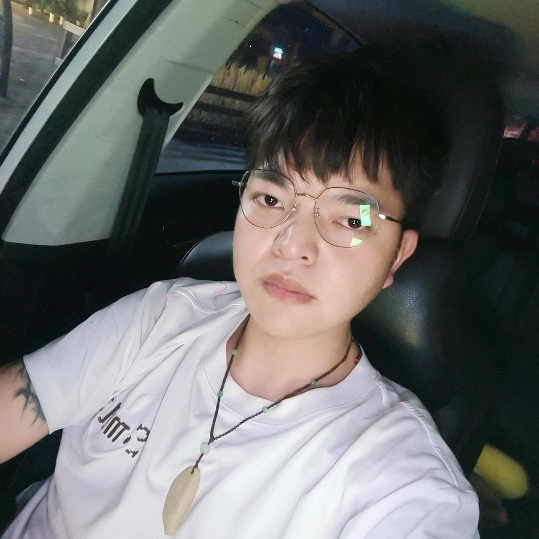 ｡◕‿◕｡々∥馥芮白