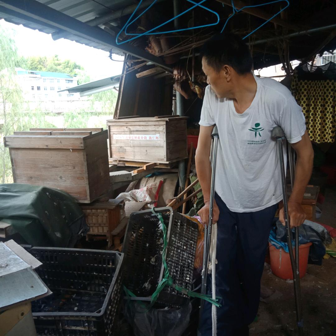 老陈，死里逃生，抗癌十几年有陪老婆抗癌